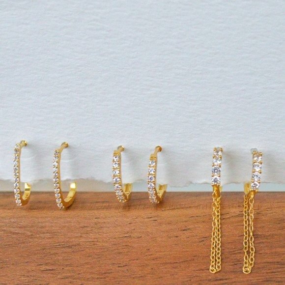 Perfect Huggies Dainty Pave Huggies High Quality gold Huggies Cubic Zirconia - Picture 11 of 14